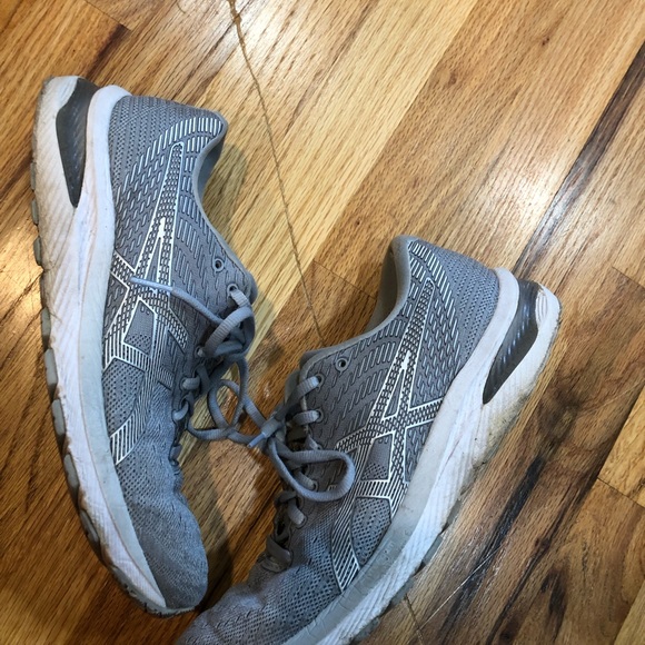 ASICS size 10 grey - Picture 4 of 16